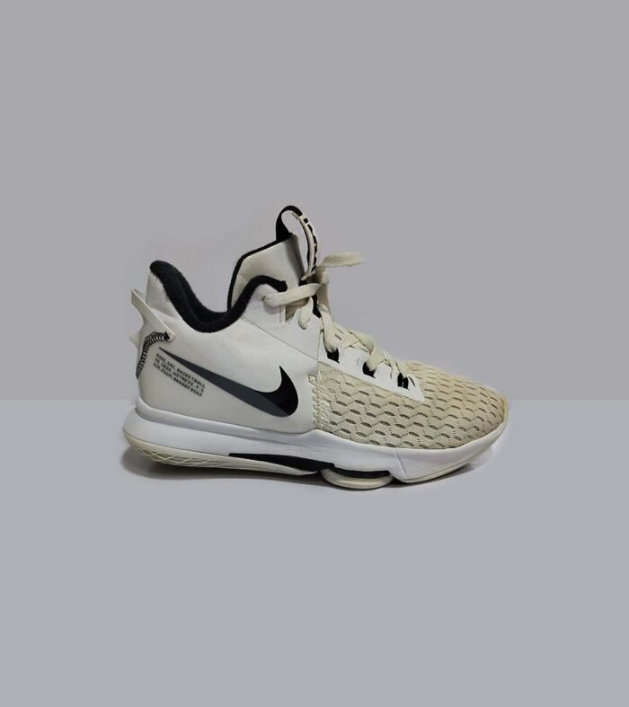 NIKE-STRIVE FOR CREATNESS- EU 41