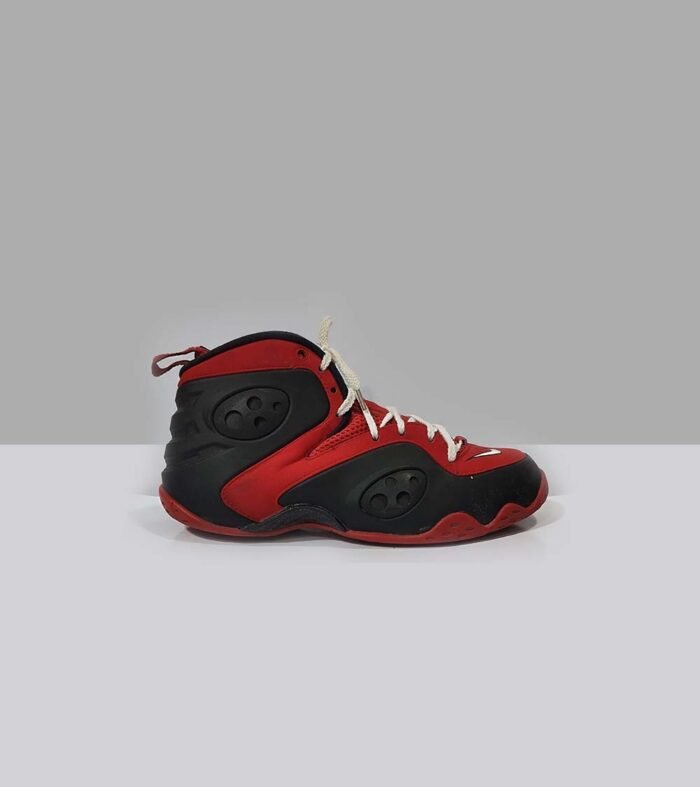 NIKE- SIZE EU 42