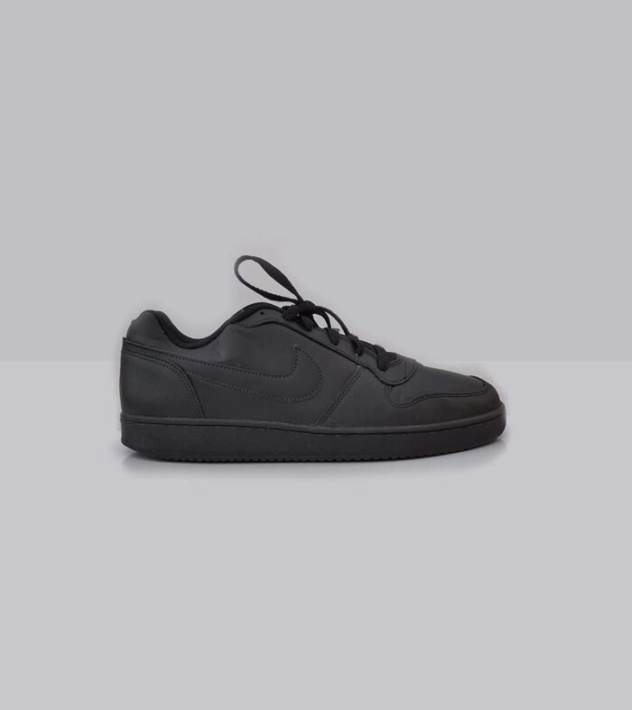 NIKE- SIZE EU 45